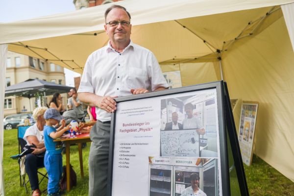 2026-kinderfest-grz-marcusdassler-2494DE37DD7-C6CE-EBDD-D3FC-AE50A839079A.jpg