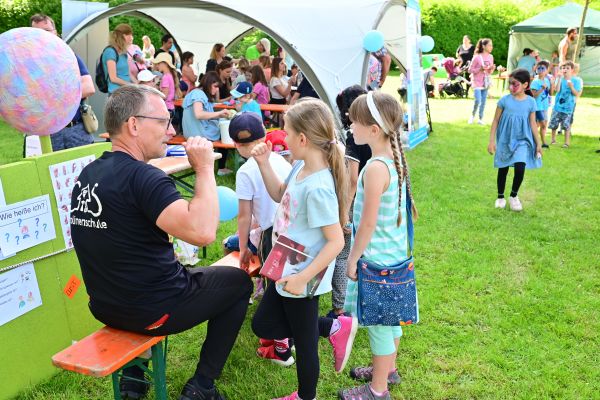 2023-0601-kinderfest-marcus-dassler-142110A2A0A-6CB4-9434-1E89-5E8FEB34604D.jpg